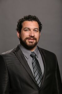 Roberto Cruze headshot