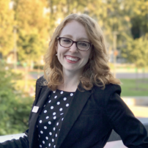 Lauren Irwin headshot