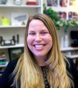 Genia Bettencourt headshot